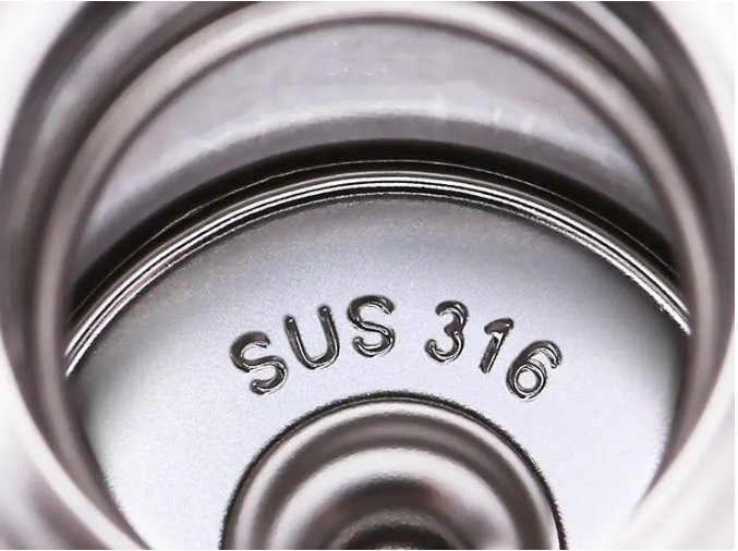 What is the difference between 304 and 316 stainless steel